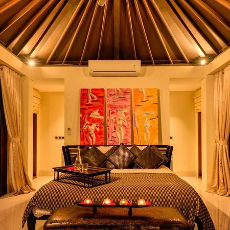 Villa One Seminyak Luaran gambar